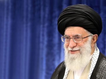 به مناسبت سال نو و در آستانهٔ عید سعید فطر و سالروز جمهوری اسلامی صورت گرفت