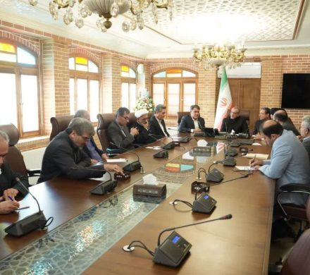 نشست صمیمی رئیس جمهور با اعضای مجمع نمایندگان آذربایجان غربی