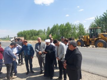 بازدید میدانی حجت الاسلام والمسلمین محمد میرزائی از پروژه راه سازی کشاورز به احمدآباد 