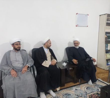 بازدید حجت الاسلام میرزائی از محل احداث چمن مصنوعی حوزه علمیه امام محمد باقر(ع) در روز عید قربان
