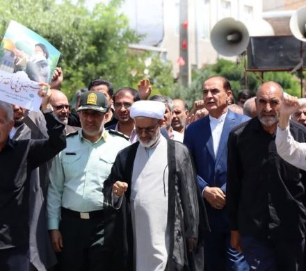 شرکت حجت الاسلام‌ والمسلمین محمد میرزائی در راهپیمایی جمعه های خشم و نصر در شهر تکاب