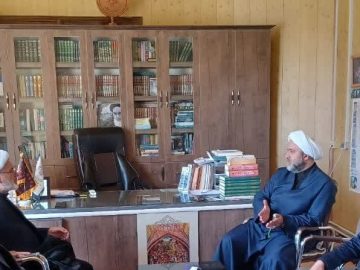 دیدار حجت‌الاسلام محمد میرزائی با حجت الاسلام امامی مدیر کل اداره تبلیغات اسلامی استان آذربایجان غربی