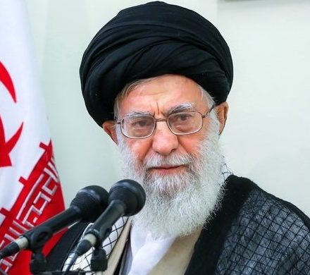 دشمنان ایران آهن سرد می‌کوبند حرکت نظامی و علمی شتابنده‌تر پیش خواهد رفت