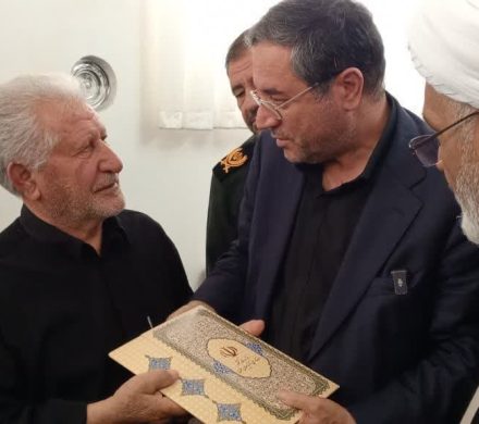 دیدار استاندار آذربایجان‌غربی و حجت الاسلام میرزائی با خانواده معزز شهید مصطفی خدایی