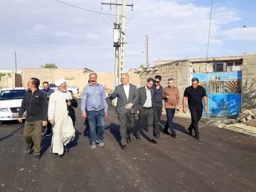 بازدید حجت الاسلام میرزائی از روند بهسازی و آسفالت معابر و اجرای طرح هادی در روستای محمد آباد