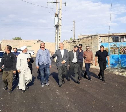 بازدید حجت الاسلام میرزائی از روند بهسازی و آسفالت معابر و اجرای طرح هادی در روستای محمد آباد