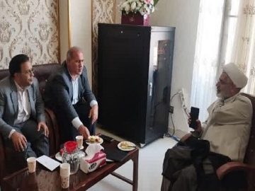 دیدار حجت الاسلام محمد میرزائی و فرماندار شاهین‌دژ با مدیر و کارکنان توزیع برق شهرستان شاهین دژ