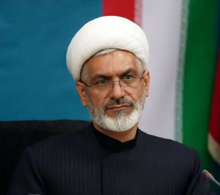 حضور هوشمندانه خبرنگاران ایرانی امپراتوری رسانه‌ای غرب را منزوی کند